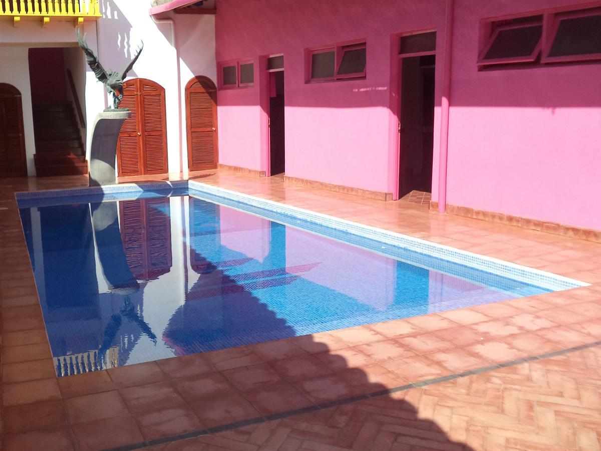 Hotel La Calzada 格拉纳达 外观 照片